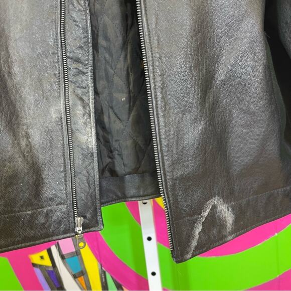 Black Leather Jacket. Size Large. In good used condition! - Picture 2 of 8